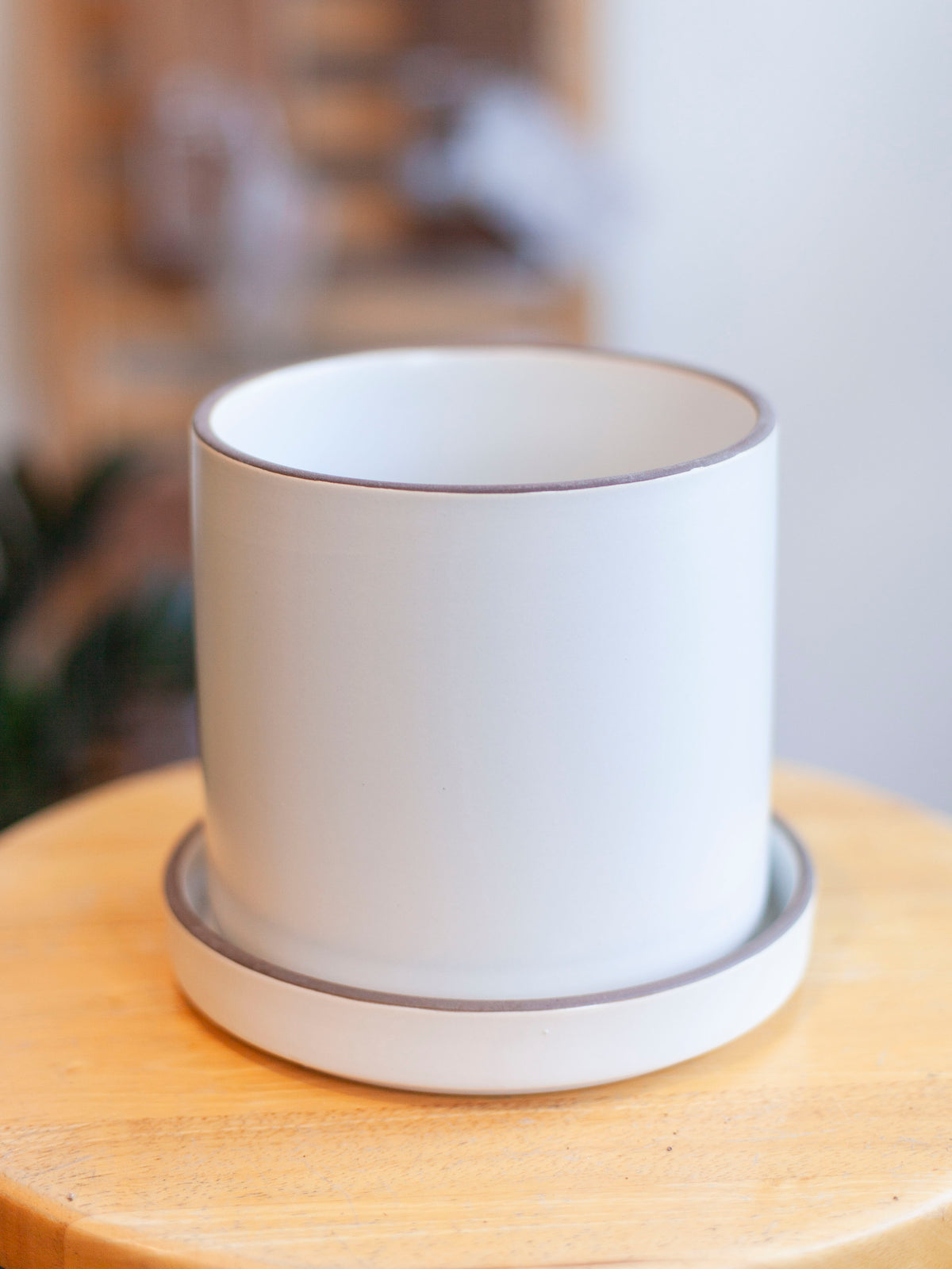 Author Pot with Saucer 5"