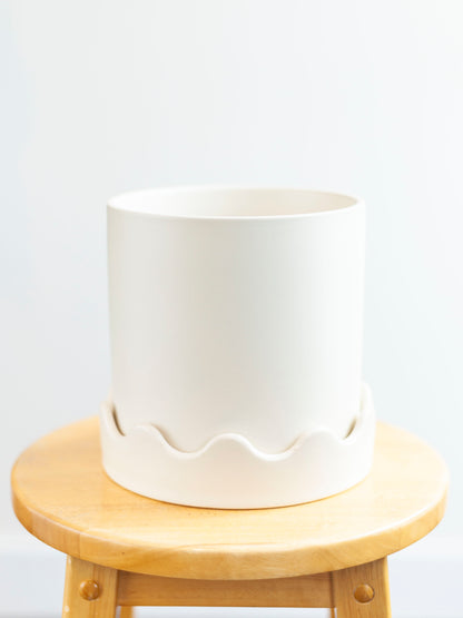 Pissaro Pot with Saucer 7"