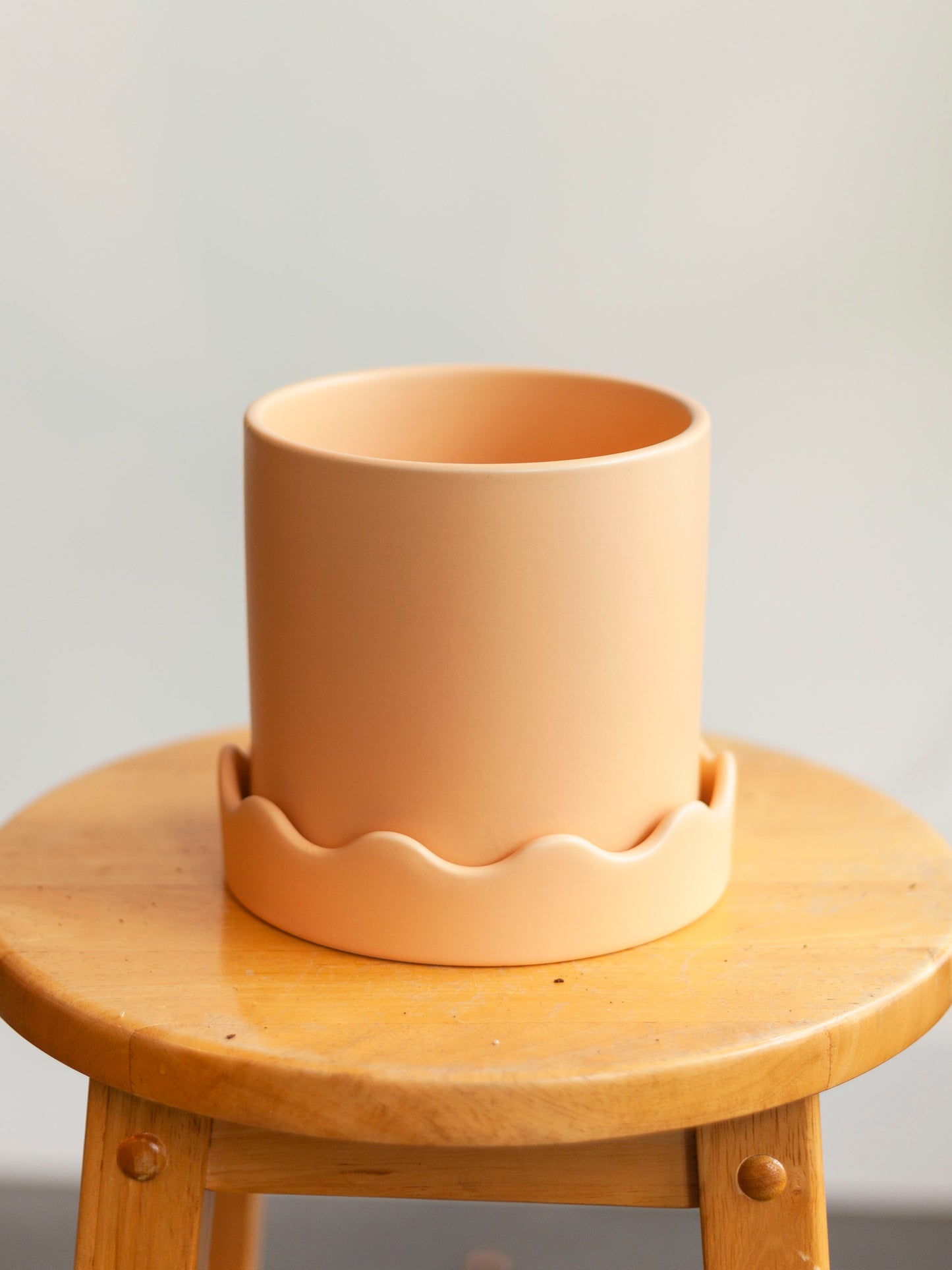 Pissaro Pot with Saucer 5"