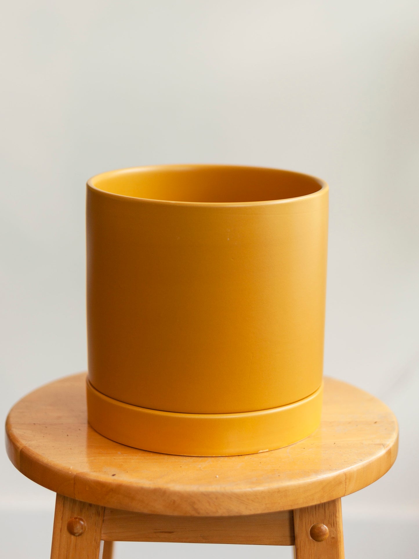 Romey Pot with Saucer (Assorted colors/sizes)