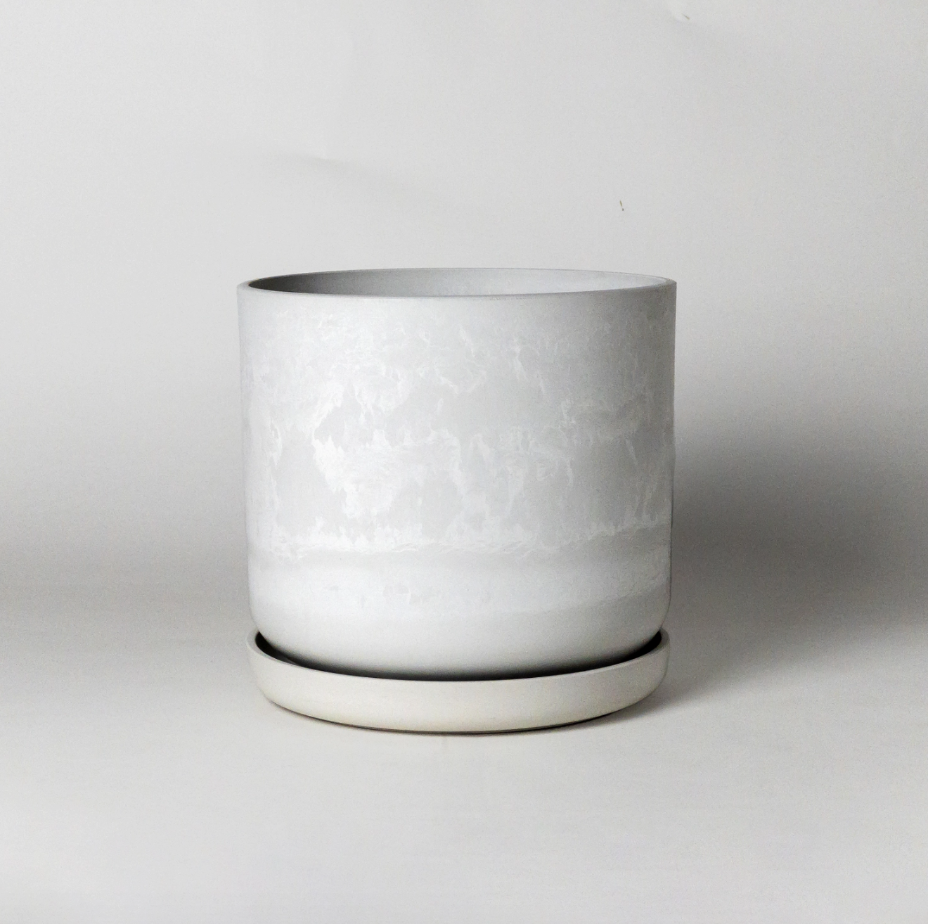 9" Signature Stone Planter & Saucer